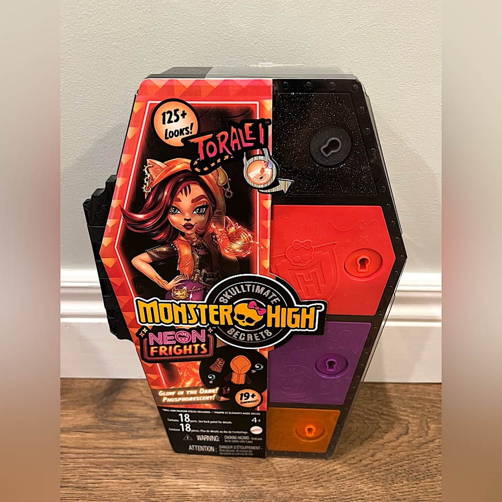 Monster High Skulltimate Secrets: Neon Frights Toralei doll